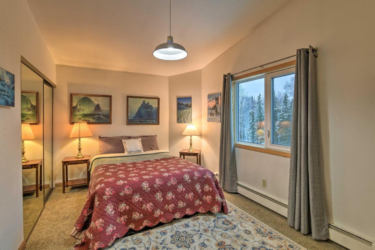 Spacious Family Home With Deck And Million-Dollar View Anchorage Exterior photo