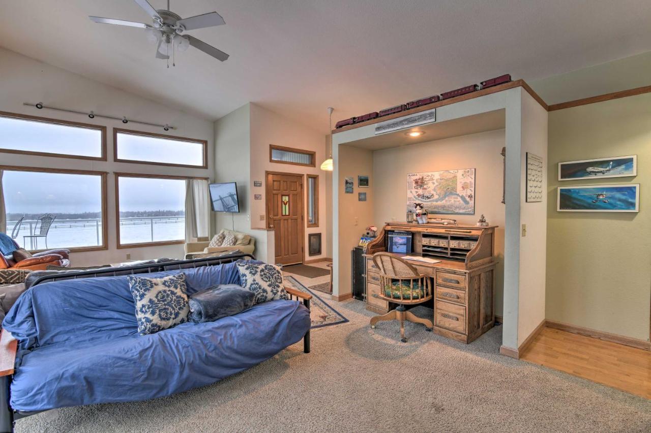Spacious Family Home With Deck And Million-Dollar View Anchorage Exterior photo