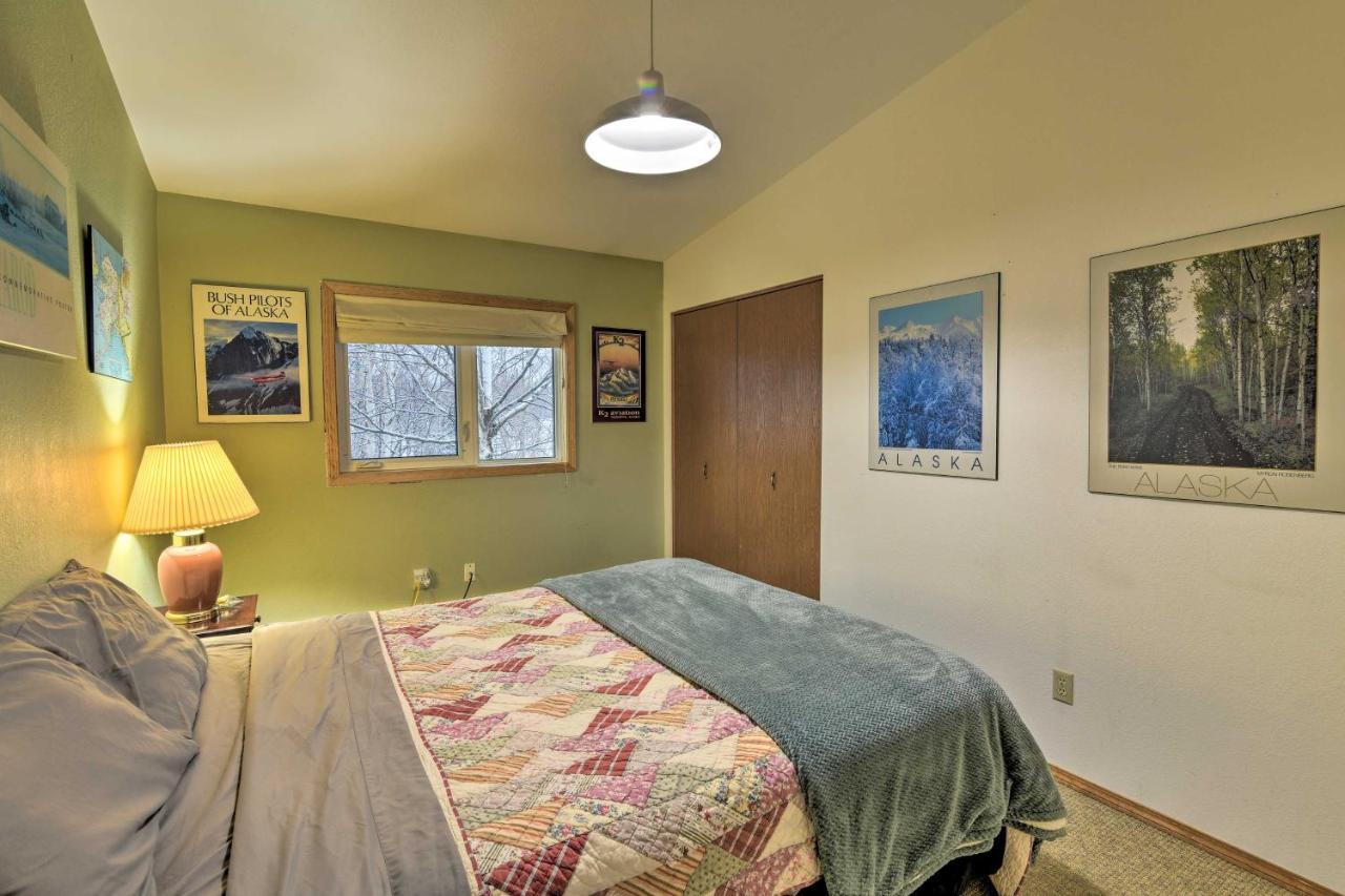Spacious Family Home With Deck And Million-Dollar View Anchorage Exterior photo