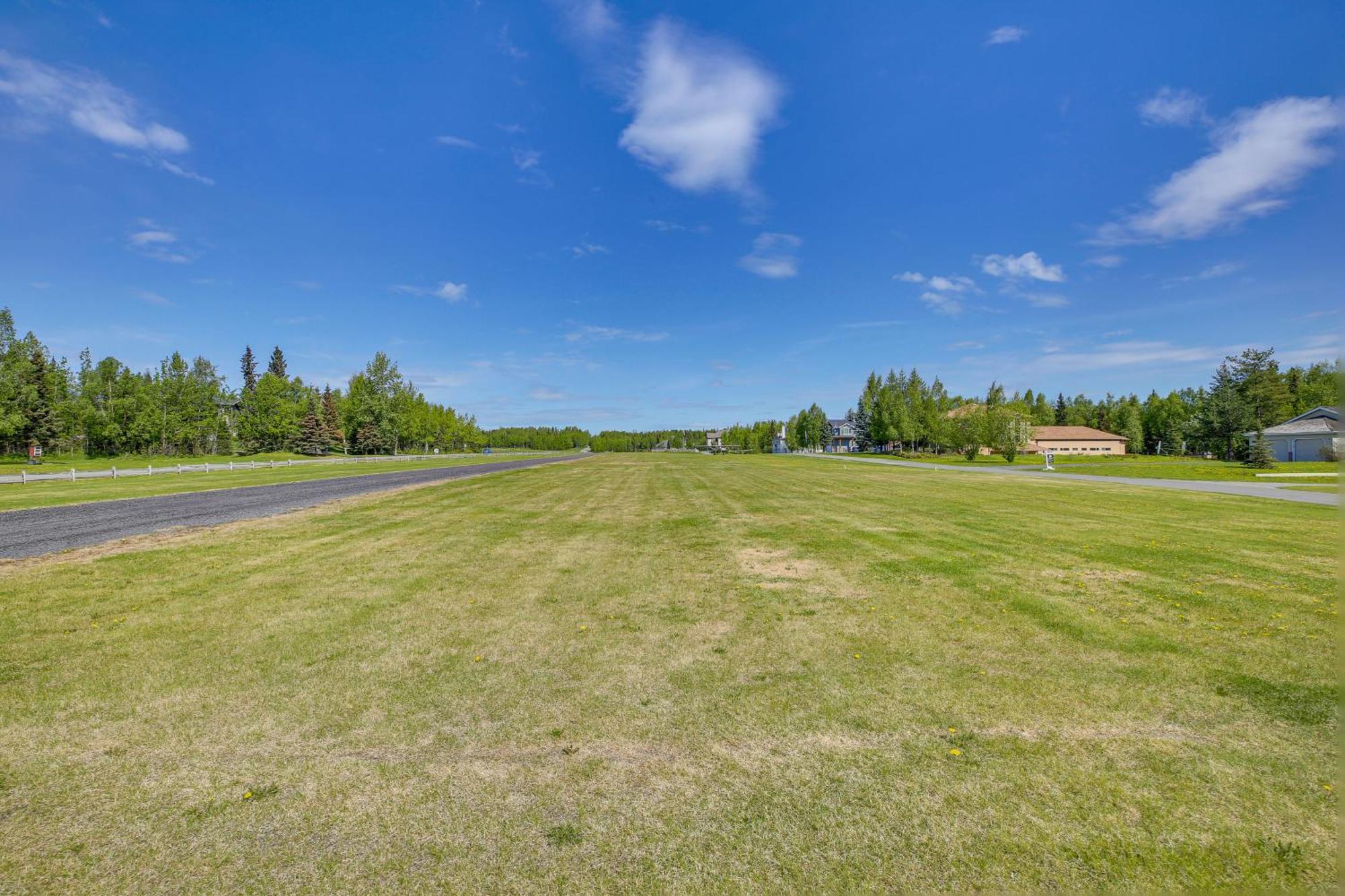 Spacious Family Home With Deck And Million-Dollar View Anchorage Exterior photo